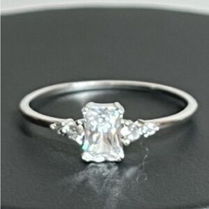 Sterling silver ring with 3 gorgeous stones. Size 8